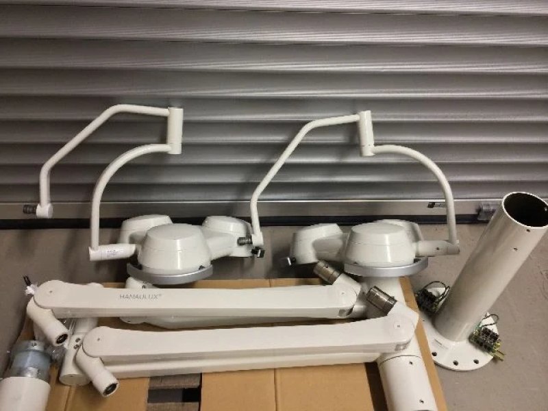Heraeus Hanaulux 2003 DUO OP-Lampe (Deckenmontage) 1