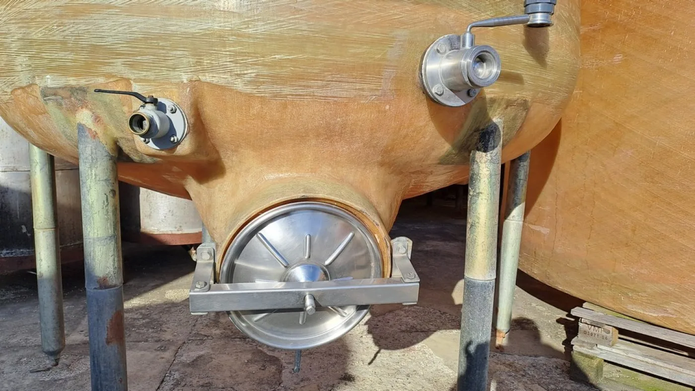 FIBERGLASS TANK MODEL STORAGE/VINIFICATION, CAPACITY 100 HL , WITH DRAIN OFF BOTTOM, SECOND HAND EQUIPMENT - 8