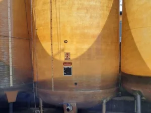 FIBERGLASS TANK , VARIABLE CAPACITY TANK GIMAR, CAPACITY HL 100 ABOUT, ROUNDED BOTTOM, SECOND-HAND EQUIPMENT