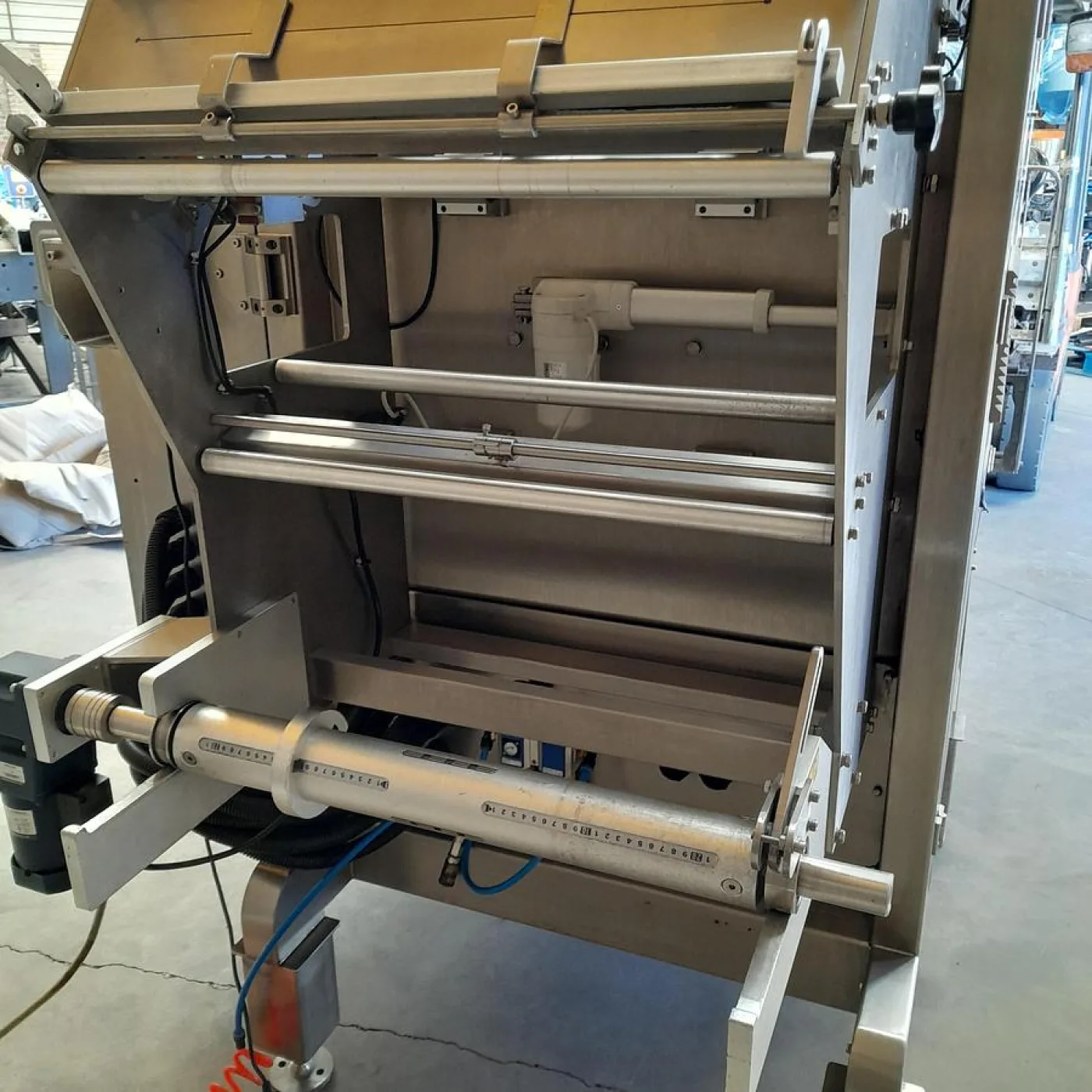 Vertical Form Fill Seal Bagging Machine - 4