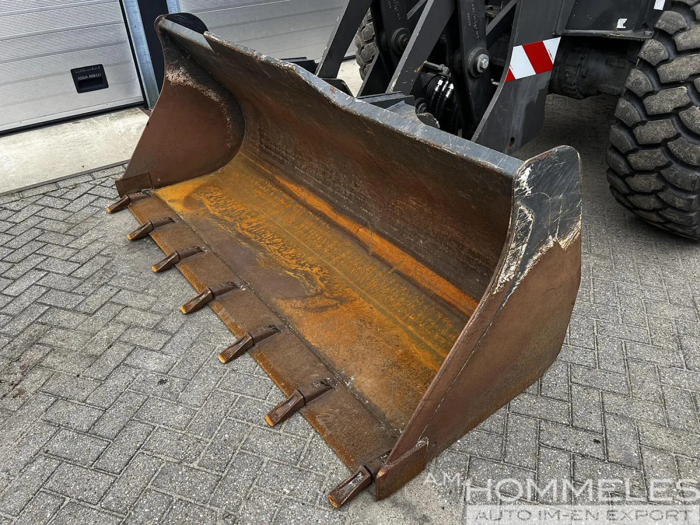 Mecalac BUCKET WITH TEETH 1,5m3 - 1