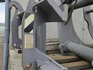 Volvo Palettengabel Model 83770 mit Volvo BM Aufnahme und Schwerlast Zinkenträger