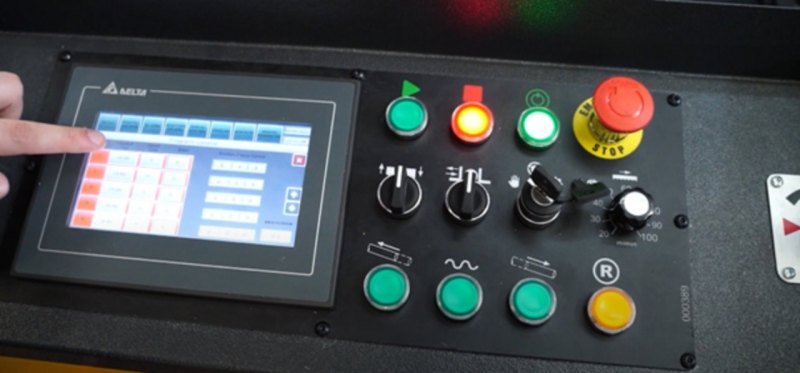 Bekamak Bandsäge Bandsägemaschine Schwenkrahmen Vollautomat Bandsägeautomat