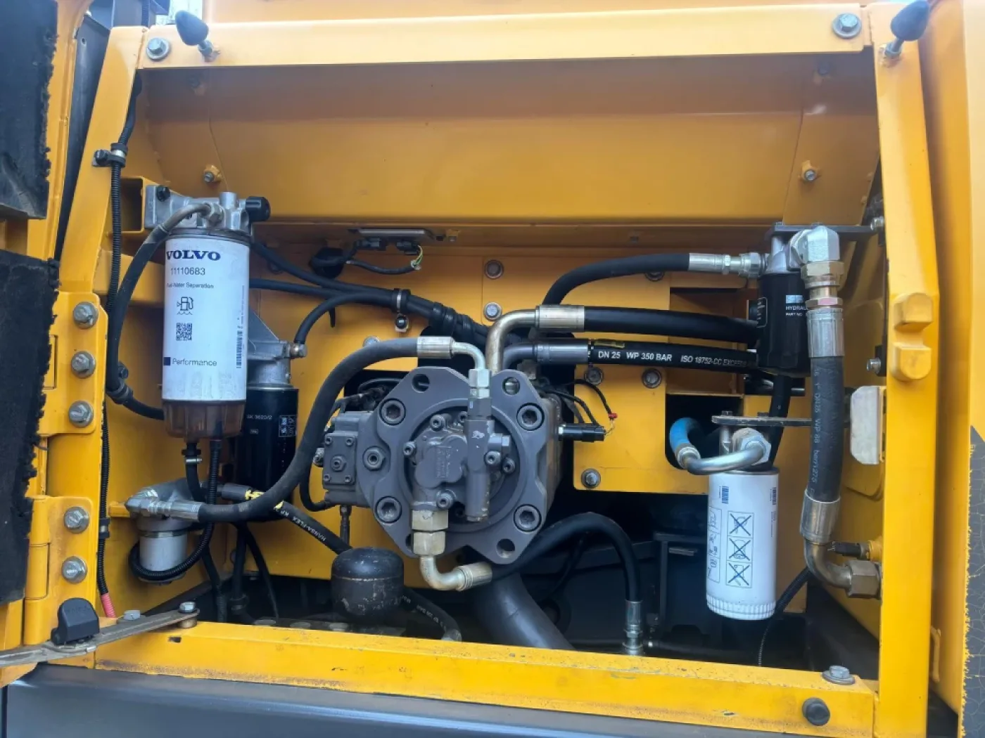 Volvo - EC 220 DN - 2