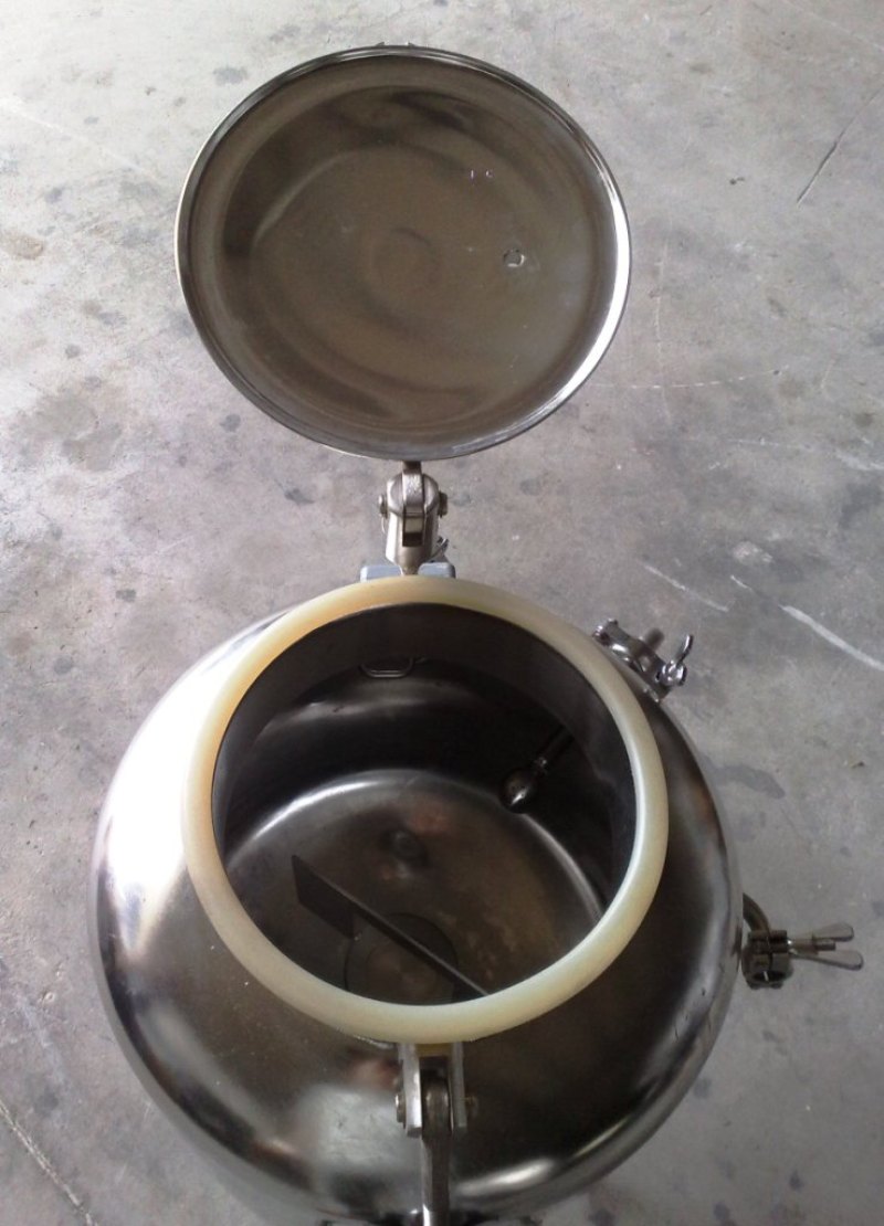 SERBATOIO IN ACCIAIO INOX CON AGITATORE E SPRAYBALL CAPACITÀ 20 LT