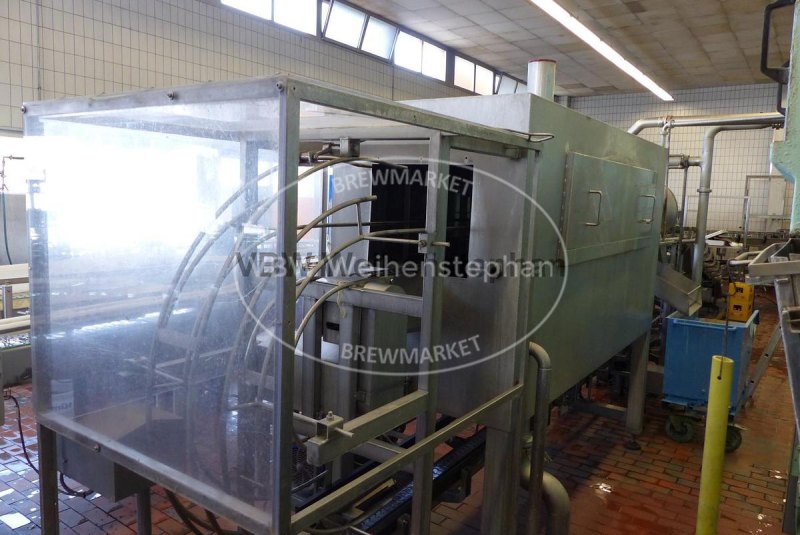Crate washer