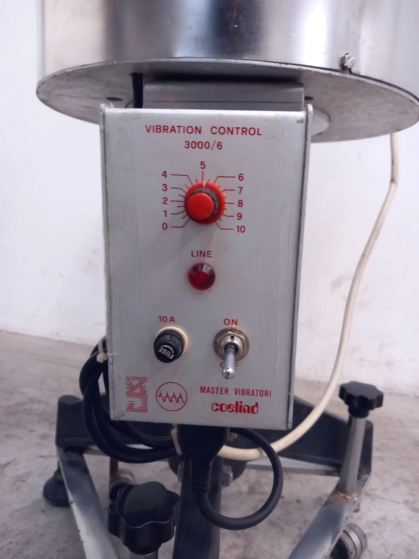 DEPOLVERIZZATORE PER COMPRESSE – MASTER VIBRATORI – MOD.VIBRATION CONTROL 3000/6 - 2