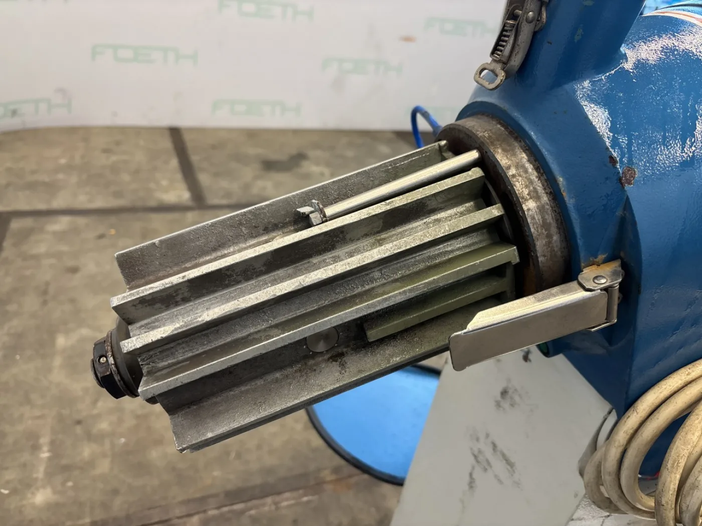 Retsch Haan TM 1 Tangential Mill - Roll breaker - 8
