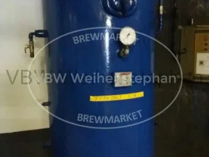 Compressed air tank