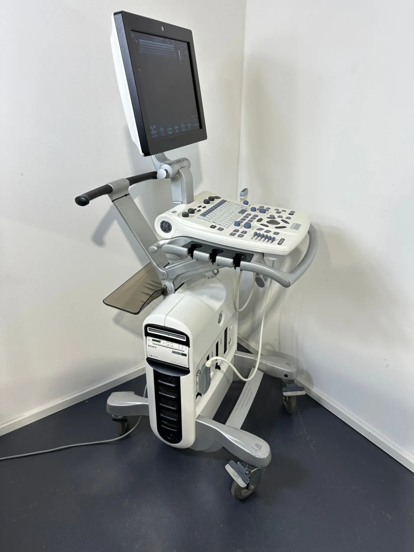 GE Healthcare Technologies Vivid S6 H45041FT Ultraschallfarbdoppler - 3