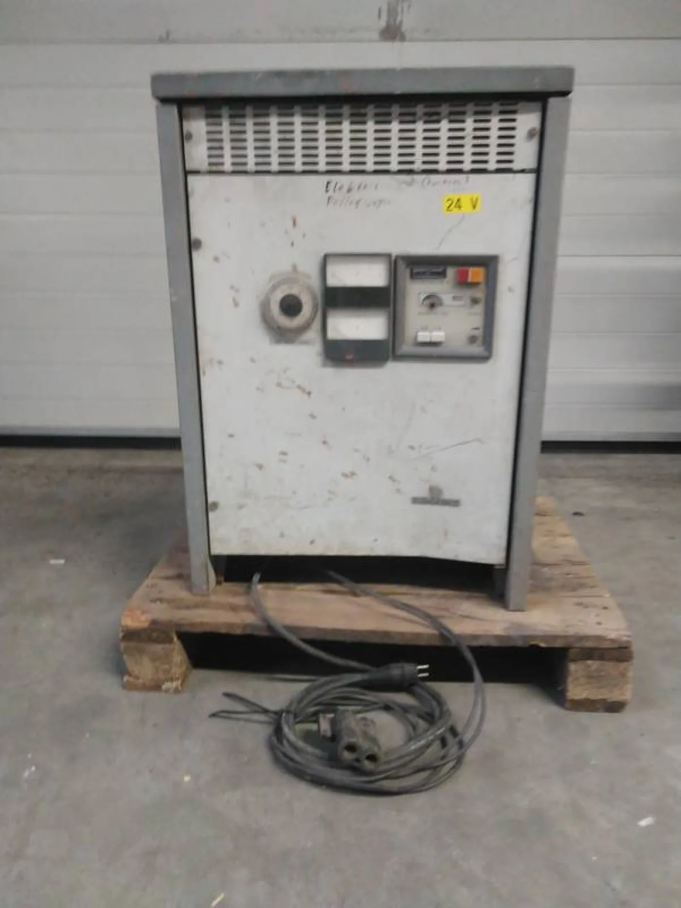 Charging station 24V - 1