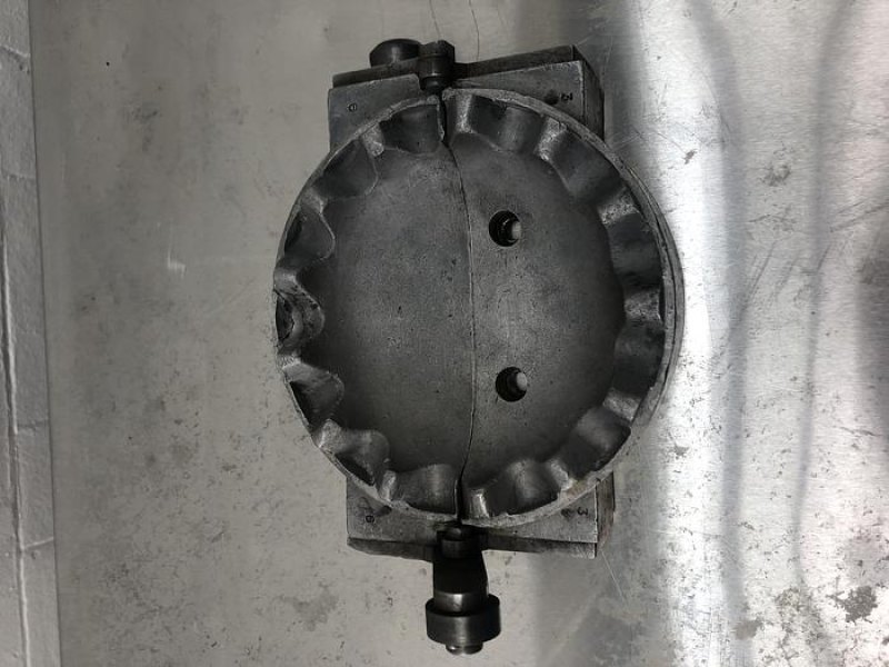 Camwheat hand pasty machine die