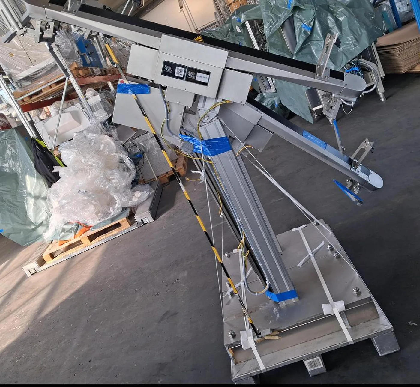 Inova Pharma Systems STS 1500 Vertikales Zuführ- und Transportsystem - 4