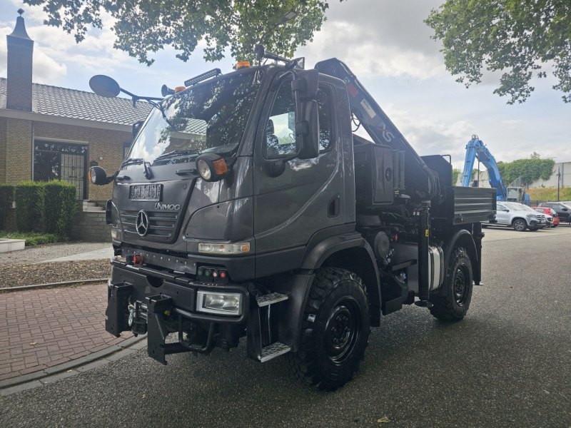 Unimog U20 With Crane
