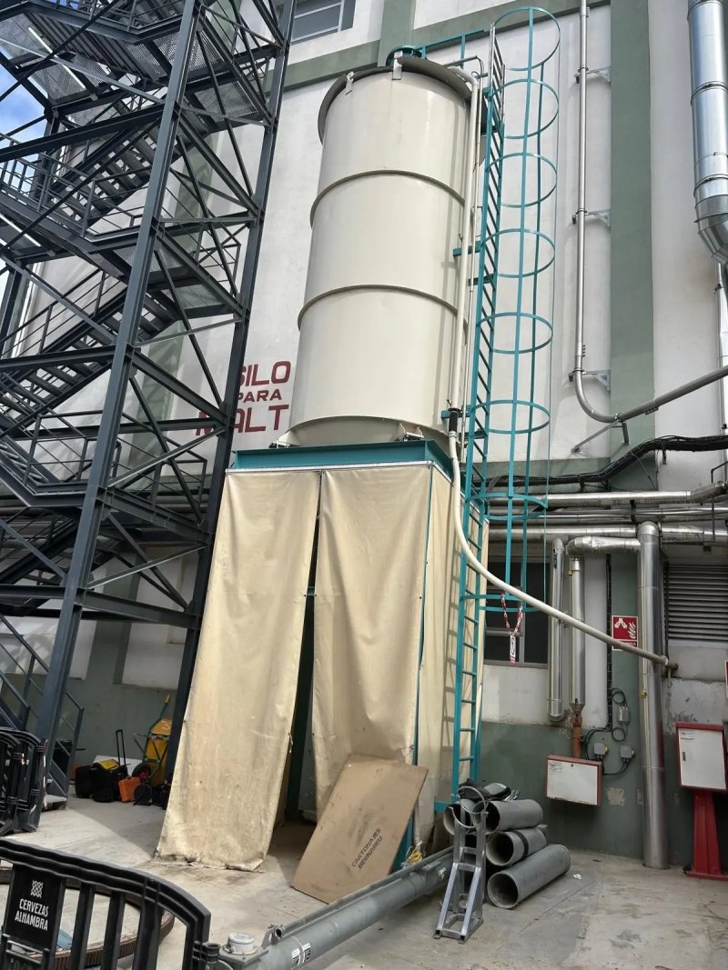 STEEL SILO 17,000 LITERS ON STRUCTURE WITH LOAD CELLS