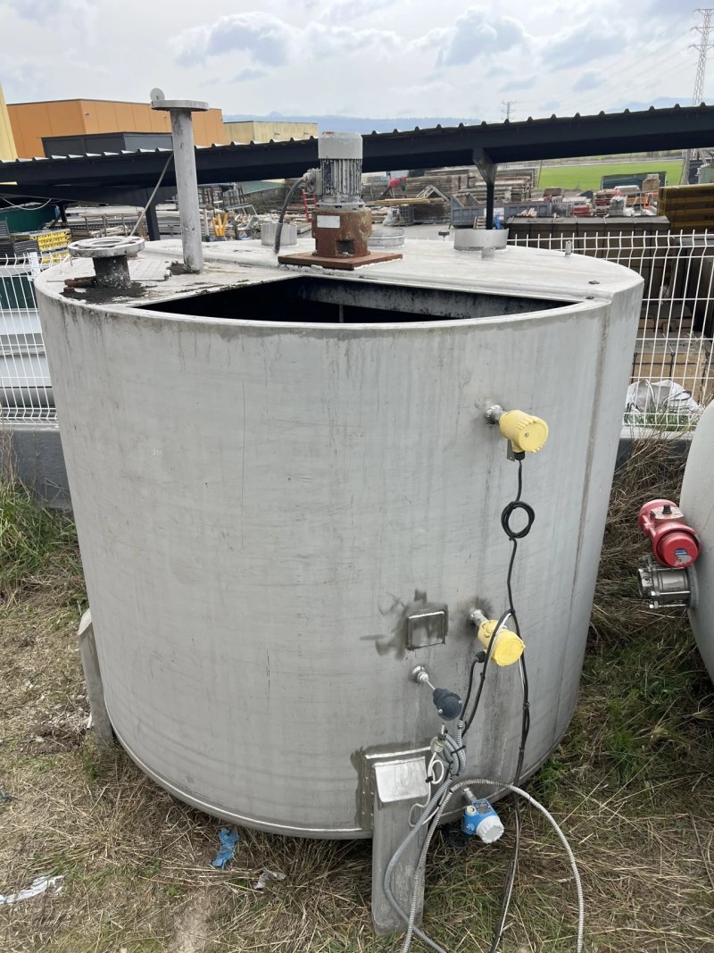 STAINLESS STEEL TANK 316 4200 LITERS WITH AGITATION AND INTERNAL COIL