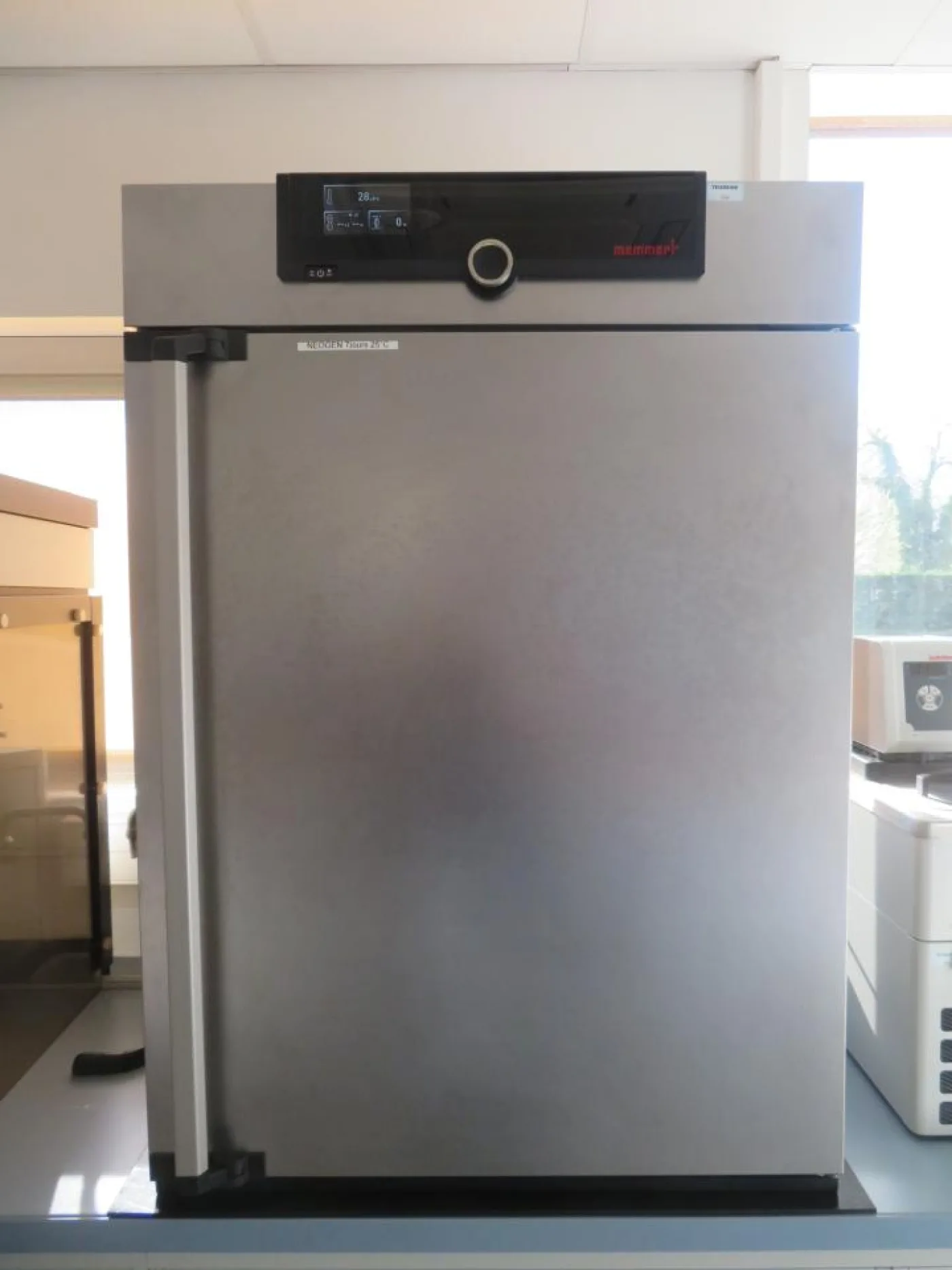 Memmert GmbH and Co. KG Memmert GmbH and Co. KG IN260 Laboratory Incubator- R and D - 2