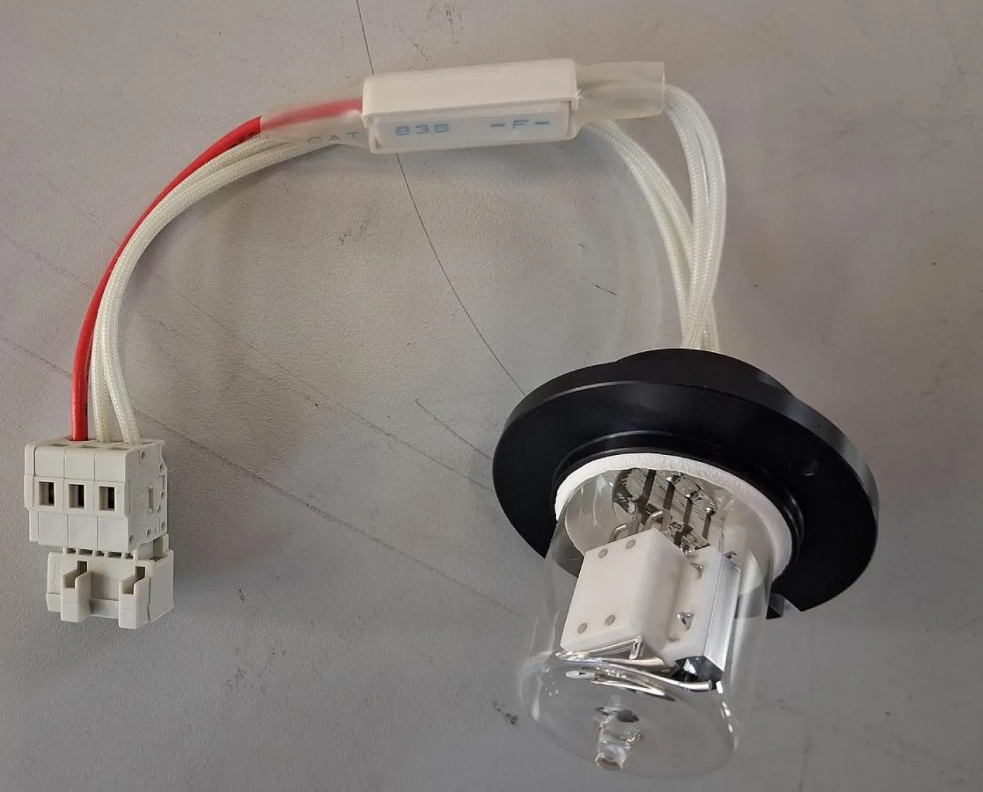 Knauer Deuteriumlampe A4071 mit 35 W Leistung - 2