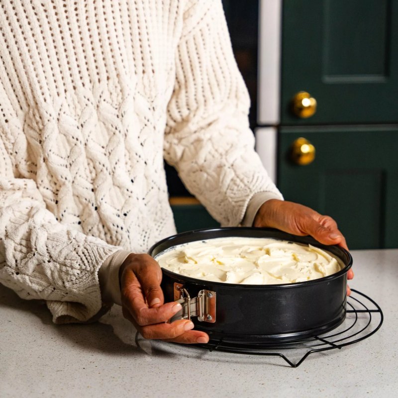 Tala Performance Eclipse Non-Stick 23cm Springform cake tin - islandcatering