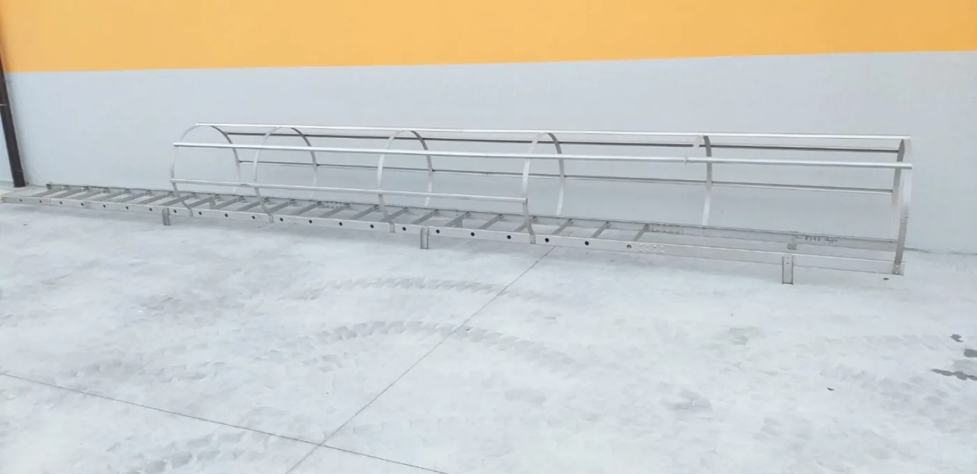 VERTICAL LADDER IN STAINLESS STEEL TO BE FIXED TO THE WALL, SECOND-HAND EQUIPMENT - 3