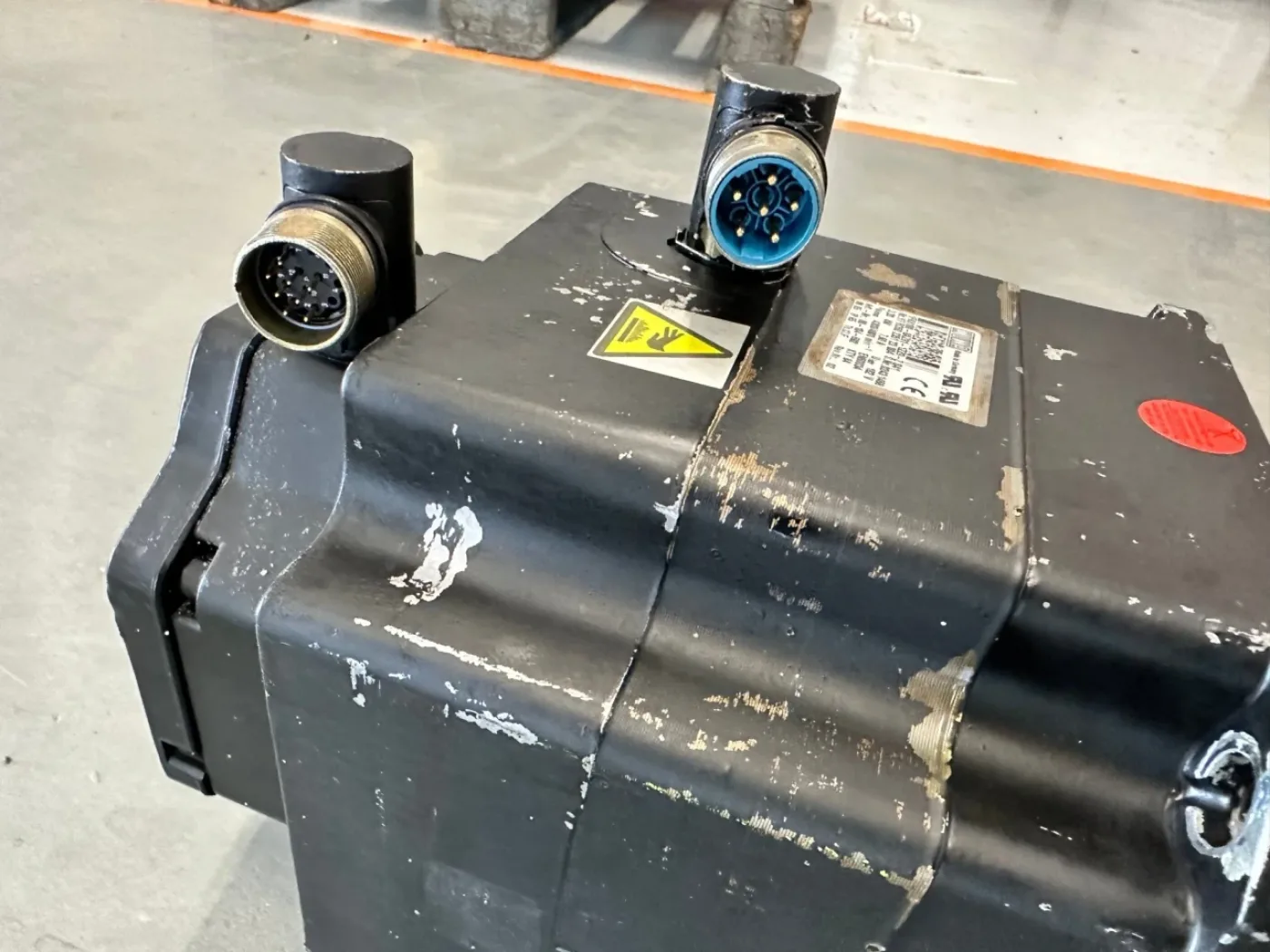 Kuka Servomotor 1FK6100-8AZ91-1ZZ9-Z541 - 4