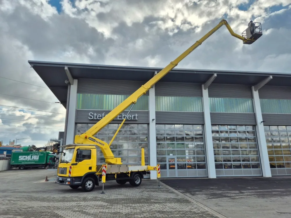 Man TGL 8.150 4x2 Bison Palfinger TKA 30