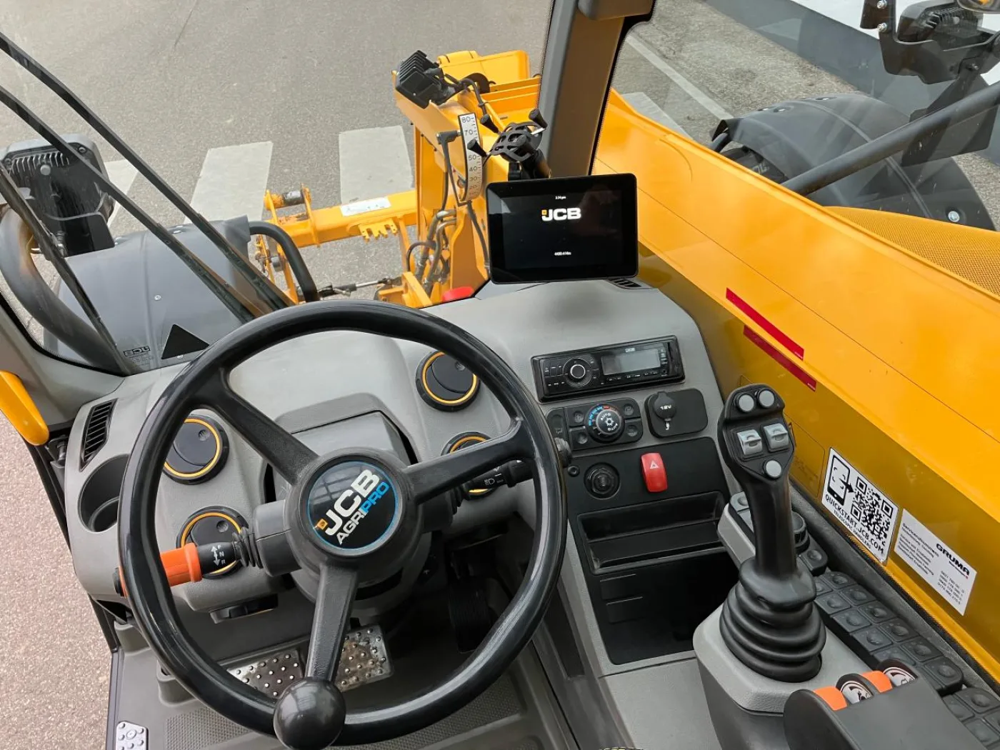 Teleskoplader JCB 542-70 AGRI PRO - 8