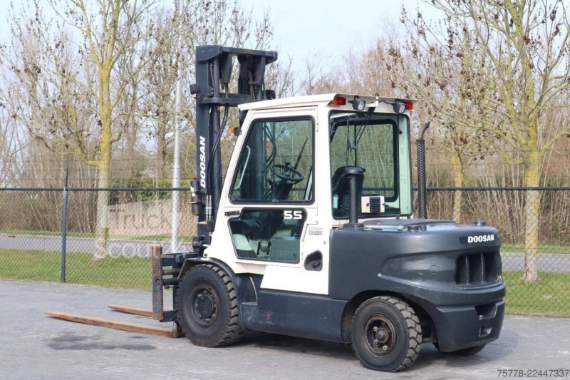 Doosan D55C-5 | 5500 KG | SIDESHIFT | POSITIONERS