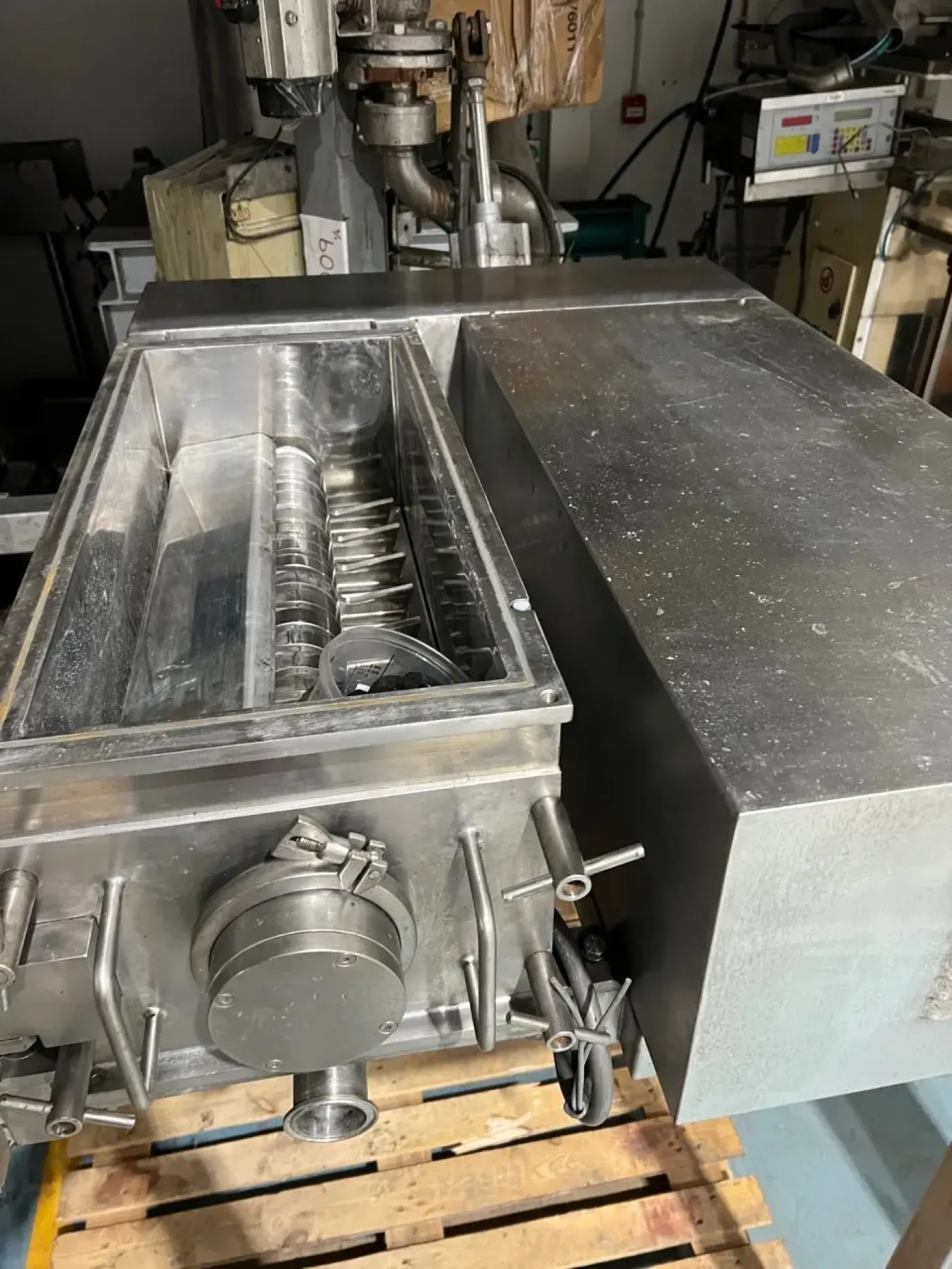 USED STAINLESS STEEL SOFT BREAKER - 1