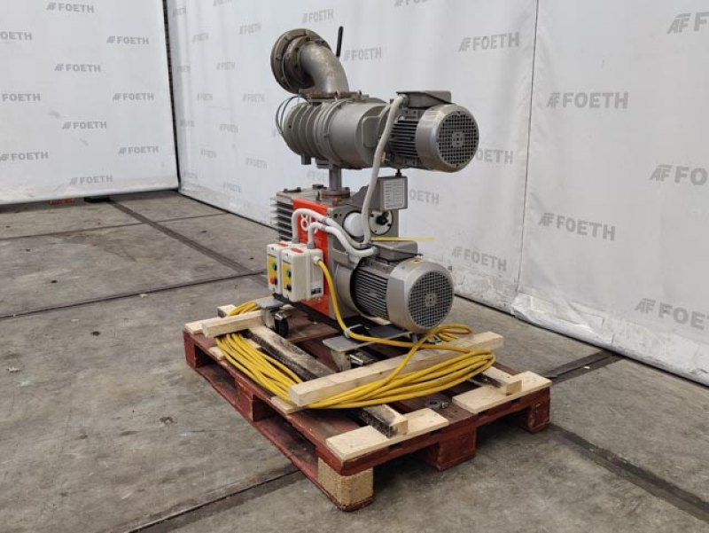 Edwards E2M 80 with mechanical booster EH 500A (oil sealed) - Vacuum pump