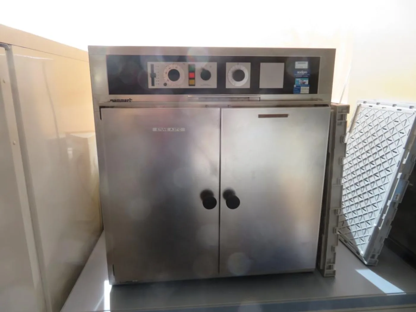 Memmert GmbH and Co. KG Memmert GmbH and Co. KG B 40 Laboratory Incubator- R and D - 7
