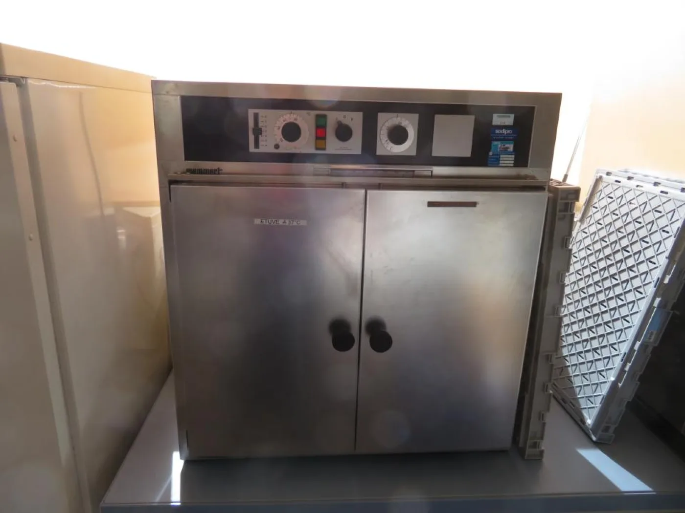 Memmert GmbH and Co. KG Memmert GmbH and Co. KG B 40 Laboratory Incubator- R and D - 8