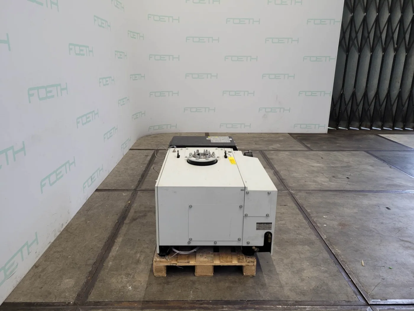 Leybold SOGEVAC SV630B - Vacuum pump - 2