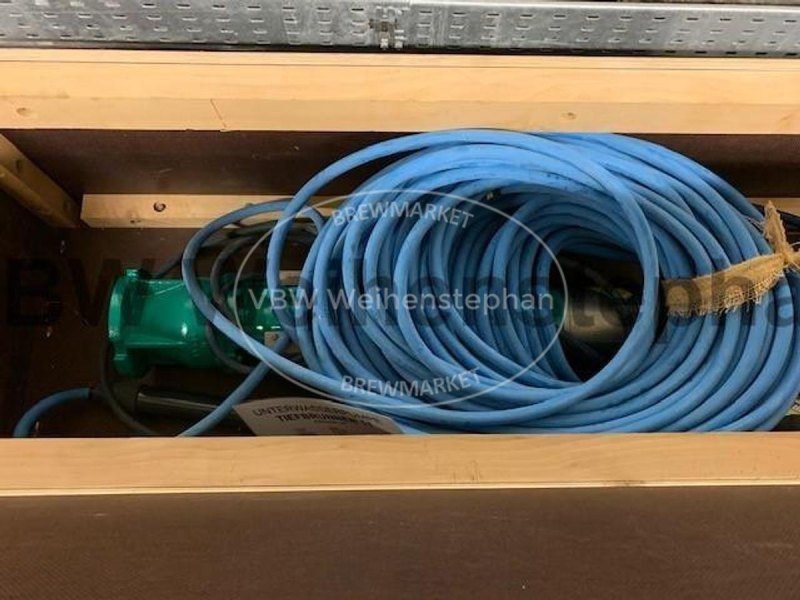 Submersible pump