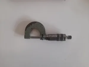 1585 - Vintage vernier type external micrometer