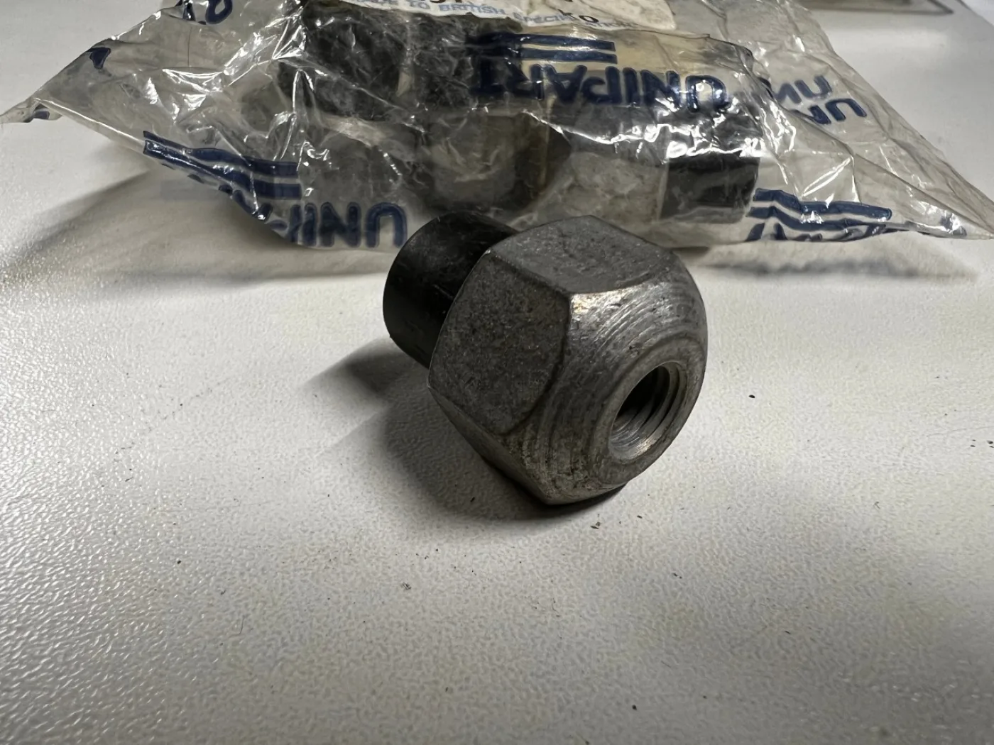 Turret Nut (moer) met plastic kap 338240 - 2