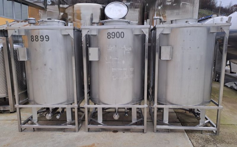 FORK-LIFTABLE/STACKABLE TANKS, CAPACITY 1000 LITERS, SECOND HAND EQUIPMENT