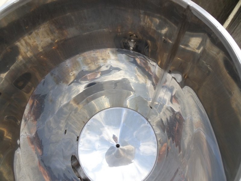 TANKS CAPACITY 500 LITERS, STAINLESS STEEL, MODEL FLOATING TOP WITH BAND, CONICAL BOTTOM, NEW EQUIPMENT.