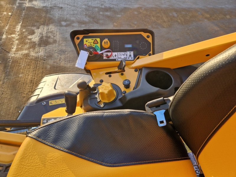 Cub Cadet XZ8 S122 Zero Turn Lawnmower