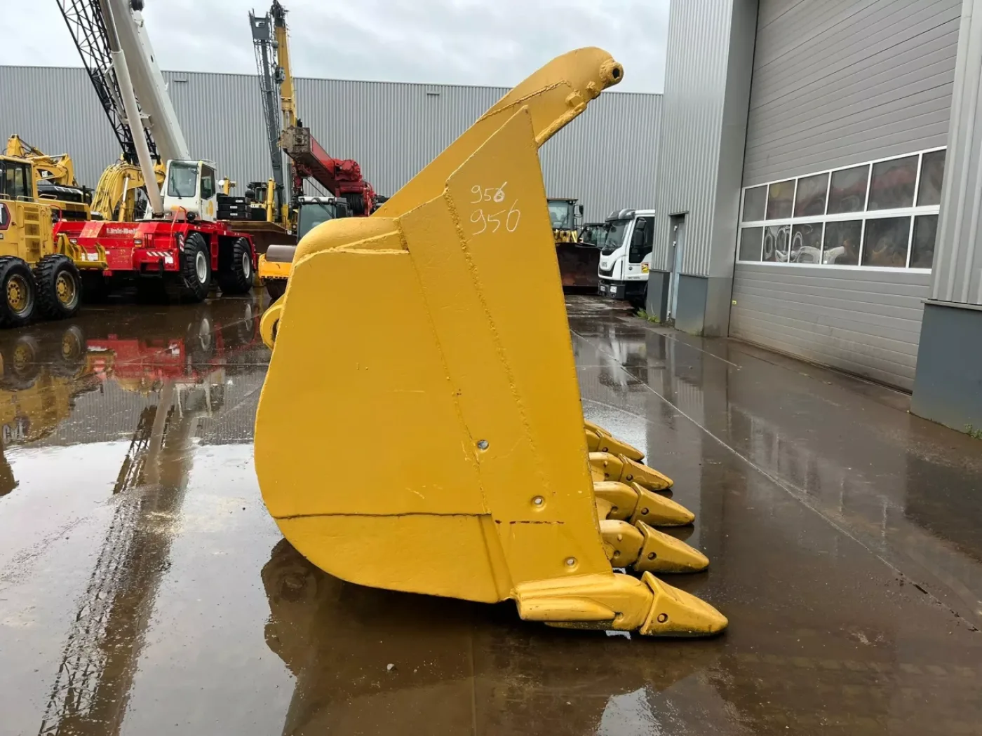 Bucket Caterpillar 990 - 5