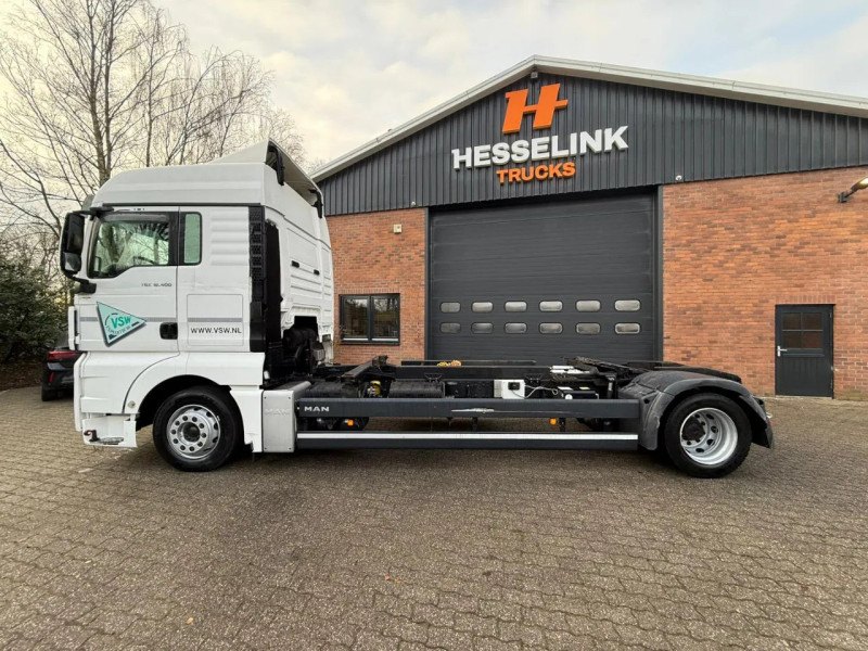MAN TGX 18.400 BDF, lifted fifth wheel & trailer hitch!