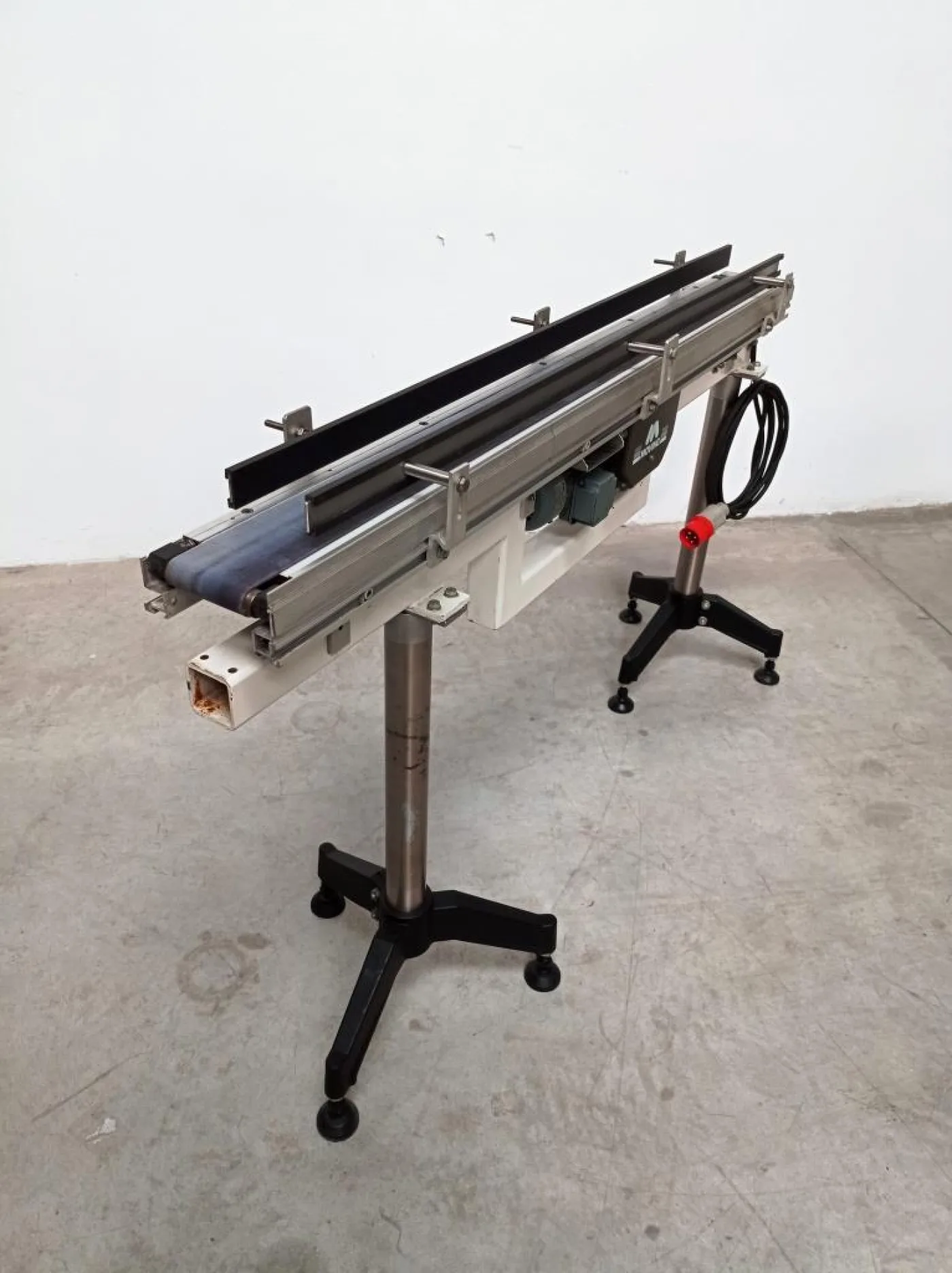 NASTRO TRASPORTATORE A TAPPETO MOTORIZZATO – MOVING – BGL - 5