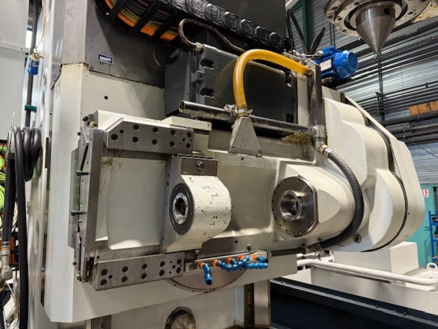 CNC Gear Hobbing Machine – HOFLER HF900 - 5