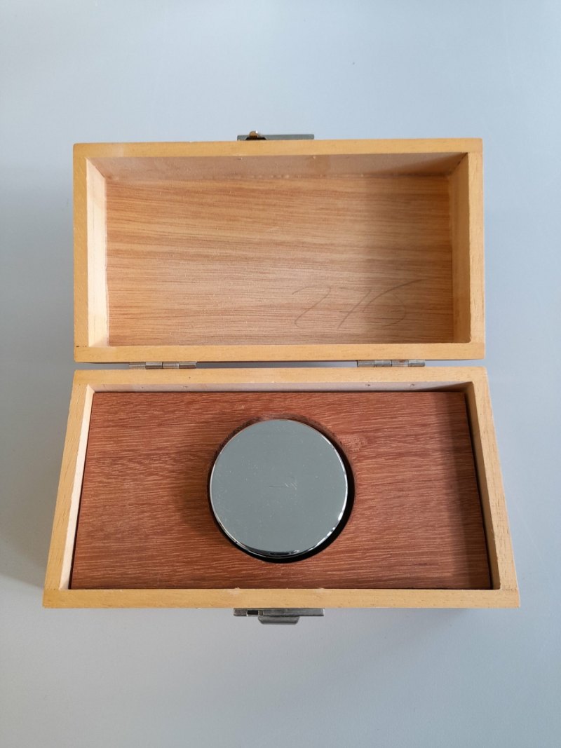 Calibration weight 1 kg (a)