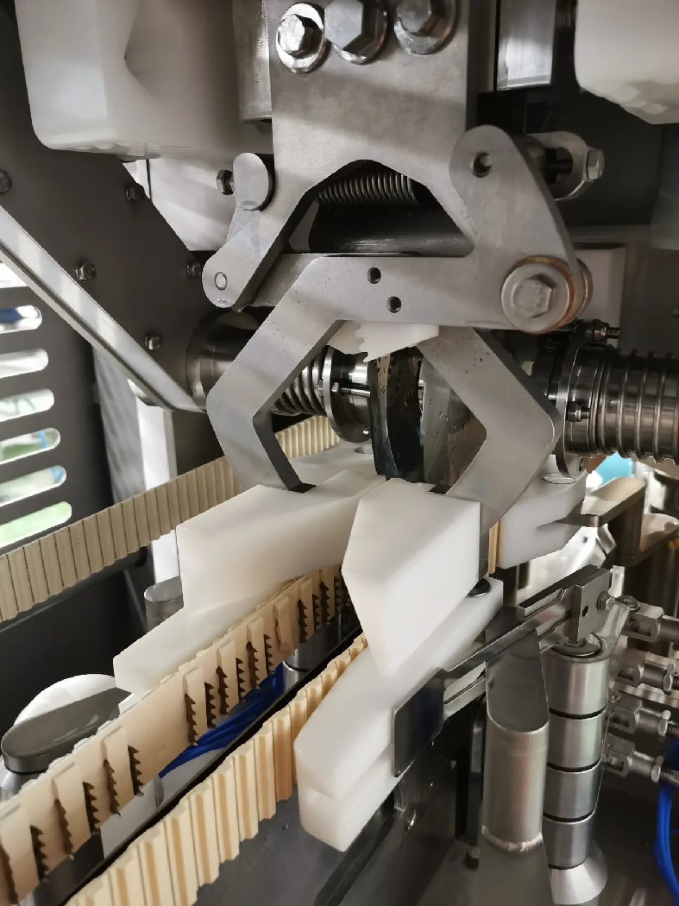 Marel 2730 Salmon Filleting Machine - 4