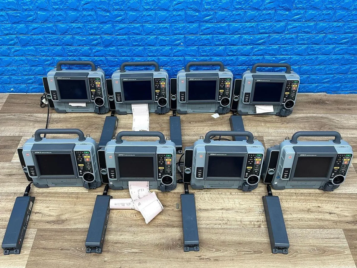 PHYSIO-CONTROL Lifepak 15 Defibrillator 6x 2018 2x 2013 V15-2 Defibrillator - 2