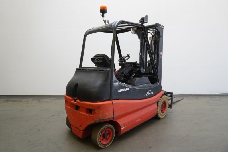 Frontstapler Linde E 25 336-02 (2011)