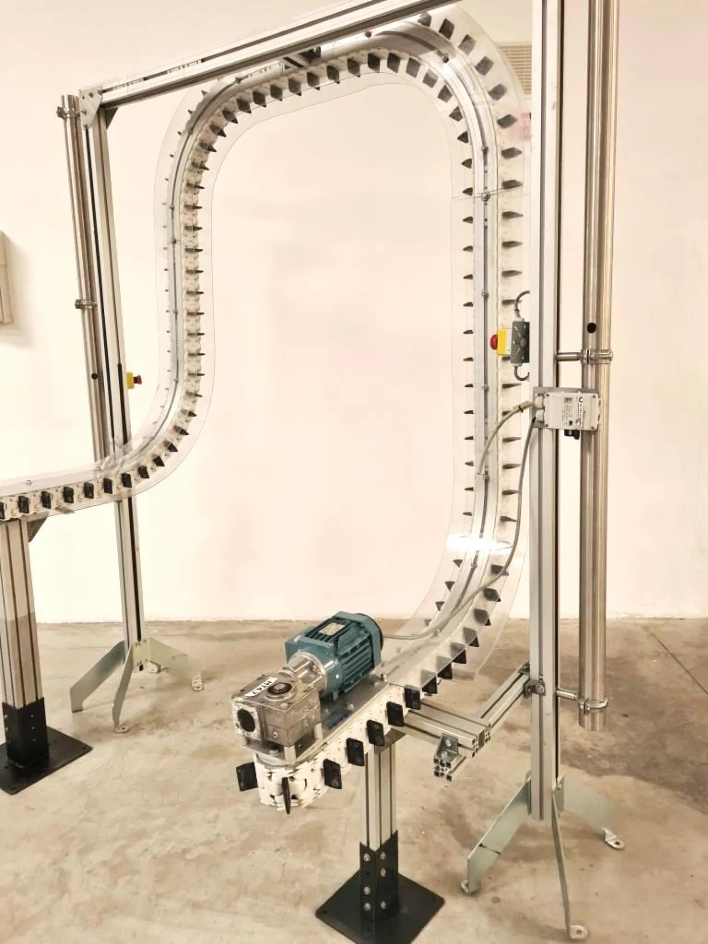 NASTRO TRASPORTATORE A PONTE MOTORIZZATO – CARRYLING - 1