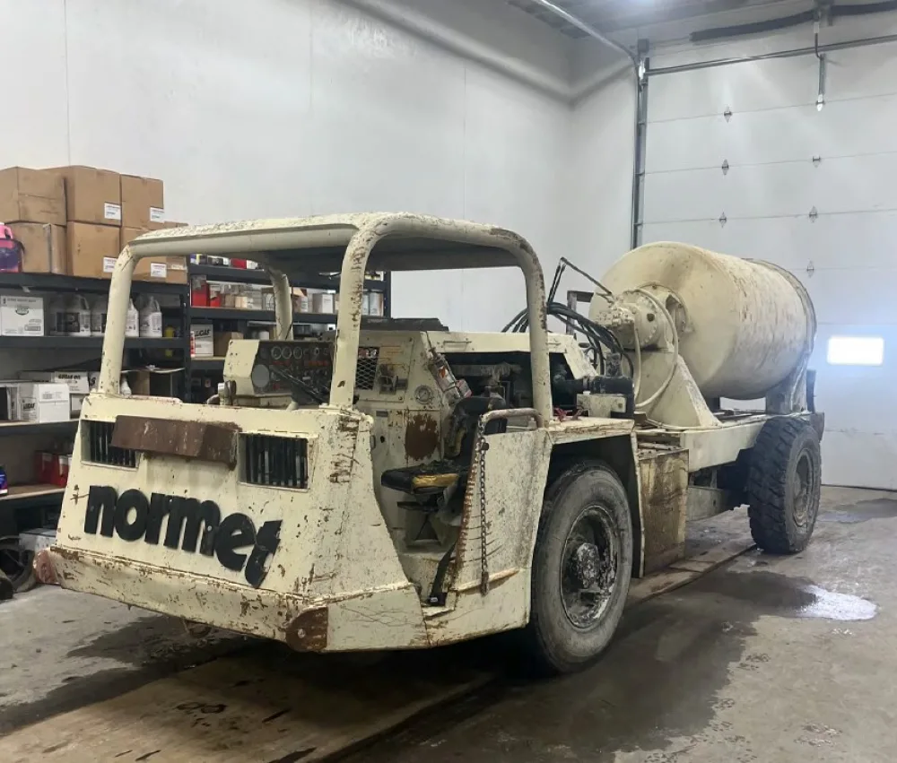 John Deere 210K EP Tractor Loader