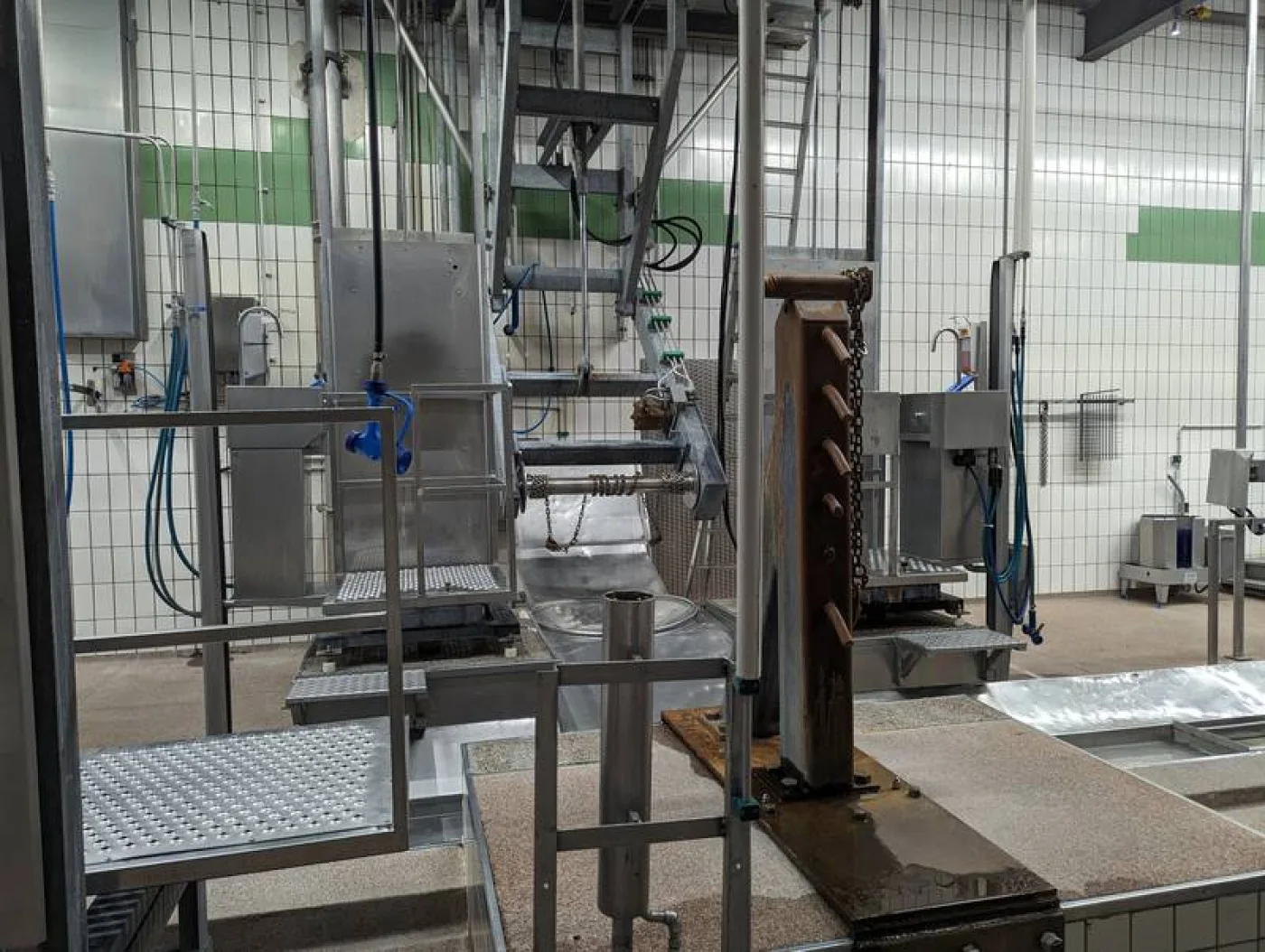 Dehiding platform - 3